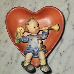 Vintage Goebel Hummel #180 “Happy Bugler” Heart Wall Plaque – Germany